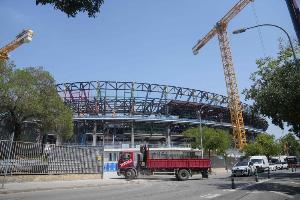 每体：巴萨考虑和瓦伦西亚互换西甲主客场，或借用赫罗纳主场比赛