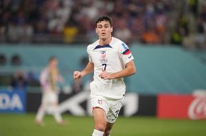 德天空：小雷纳转会门兴交易敲定，转会费300万欧+400万欧浮动