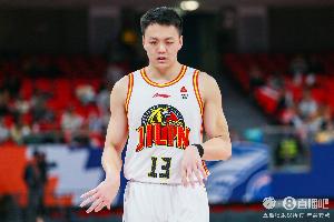 媒体人：辽宁和吉林关于姜宇星的交易确定谈妥 交易合同已经落笔