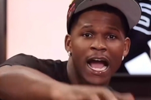 没少学啊！华子给球迷说“别着急” “我爱你”“你好”字正腔圆