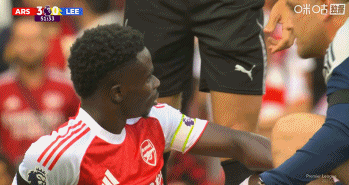 又伤一人！萨卡拉伤被换下，阿森纳换上特罗萨德