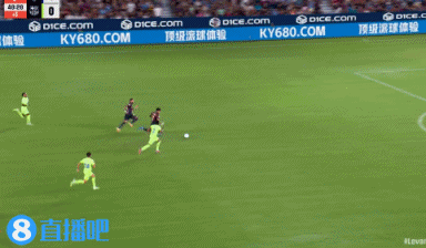 巴萨2球落后！巴尔德全力回追封堵单刀，但禁区内手球送点