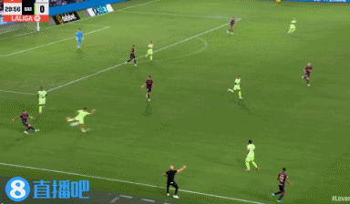 关键！莱万特反击、莫拉莱斯获得单刀机会，卡萨多奋力回追抢断