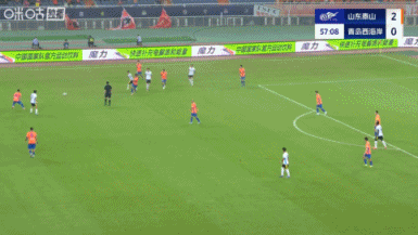 西海岸扳回一城！郑铮解围失误，阿齐兹两连击+倒地补射得手