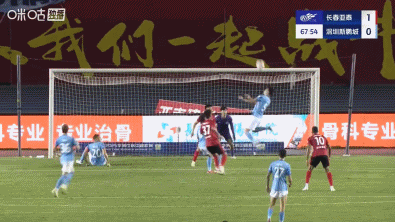 愿无大碍！廖力生被对手“爆头”， 随后被担架抬走+医疗车入场