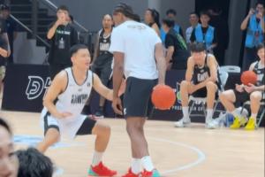 小卡中国行之单挑李观洋 这防守都收着防了还这么窒息！