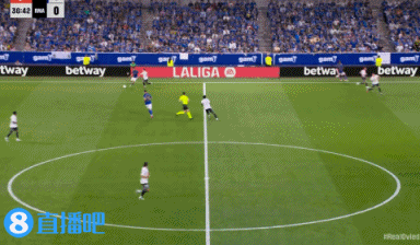 姆总破门！姆巴佩在防守拉拽下连停带转捅射破门，皇马1-0领先