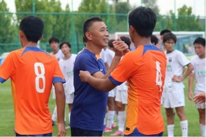 足球报：泰山U15队实现中青赛四连冠，这显示出泰山底蕴