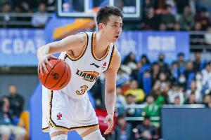 媒体人：赵继伟顶薪续约4年 有望最终实现完美的一人一城的佳话