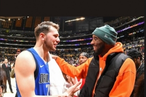 好像就在昨天！东契奇转发自己与科比最后的合照致敬曼巴日