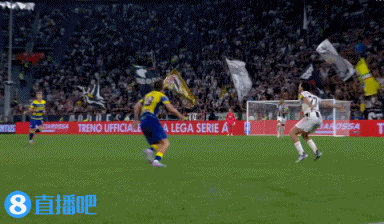 不冷静，坎比亚索争顶后附加动作肘击对手面部，被直红罚下