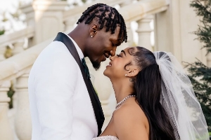 芬尼-史密斯与相恋十余年妻子完婚32岁的他已有5个孩子