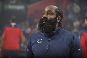 夸梅：哈登夏天只会抽烟喝酒 在海外进监狱 和脱衣舞娘开派对