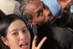 美女主持人晒照：活捉一只i人小卡 他来广东打上咏春拳了