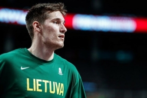 曾签约76人！图贝利斯10中8高效贡献17分7板2断 正负值+4