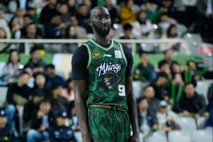 同曦男篮官方发文送别塔克-法尔：祝福法尔 未来好运