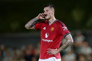 8500万中锋…22岁舍什科152分钟0球0助 踢英乙12对抗2成功&失绝杀