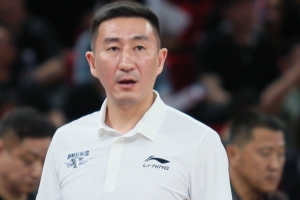 媒体人：引进周琦&陈盈骏&赵睿 都出来膜拜云圣 这才叫管理层好吗