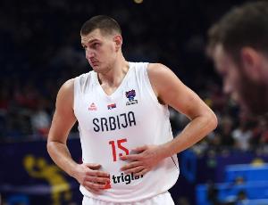 上场出出汗！约基奇三节打卡4中3高效砍11分10板7助 正负值+39