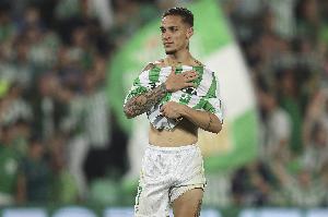 华金：安东尼仍有机会回归贝蒂斯，我们会继续坚持谈判