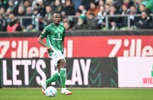 记者：巴黎FC与曼城谈租借卡博雷，合同会包含可选择的买断条款