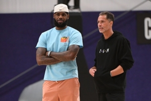 湖人与老詹需要彼此！尴尬夏天的背后是无法分割的共同利益与未来