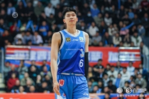 福建球员注册信息：黄毅超顶薪合同还剩1年 邹阳、黎伊扬续约2年