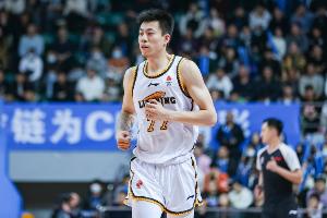 直播吧：张镇麟转会费远低于8000万元 辽宁从未索要李添荣+李弘权