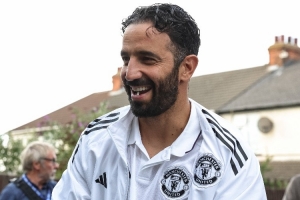 希勒：主帅不打出成绩就很难继续得到时间，除非你是阿莫林