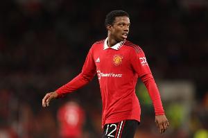 TA：埃尔切正与曼联洽谈马拉西亚转会事宜，很可能是租借