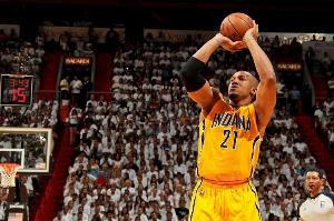 真挚的祝福！步行者官方祝大卫-韦斯特45岁生日快乐！