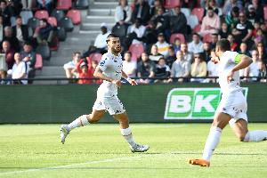 队报：里昂对米考塔泽要价3500万欧，黄潜等队对该球员有意