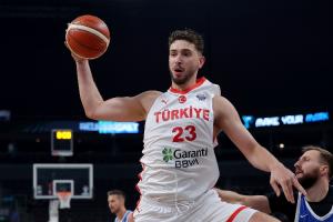 火箭新赛季起飞~申京欧锦赛2场场均砍19.5+10+8 命中率高达71.4%