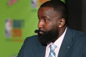 欧文想搞农场？帕金斯：我得教他如何处理活鸡 用开水烫下再拔毛