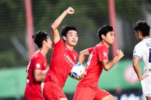 中乙联赛第24轮 上海海港富盛经开2比2战平广州蒲公英德桦绿建