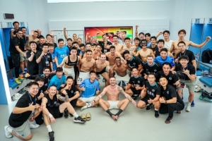 团结一心，笑容与汗水同框