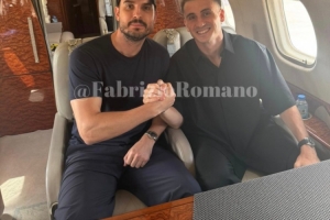 罗马诺社媒晒独家照片：阿克蒂尔克奥卢已启程将加盟费内巴切