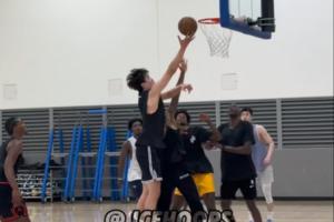 这样的环境很难不进步！杨瀚森在洛杉矶著名野球训练营最新视频！