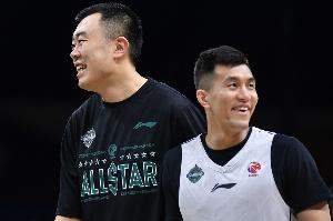 昔日队友！郭艾伦@韩德君：会怀念的 退役后一切顺利啊 哥