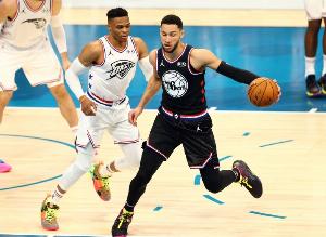 美记：威少与本西希望获得高于老将底薪的报价 这让他们无人问津