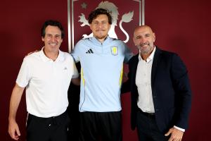 官方：维拉免签31岁前曼联中卫林德洛夫，签约2+1年