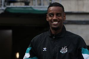 世体：伊萨克转投利物浦，皇家社会将获得800万欧的二转分成