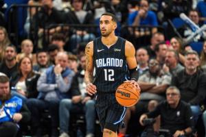 直播吧：广东男篮很快就将与奎因完成最后签约 合同税后100万美元