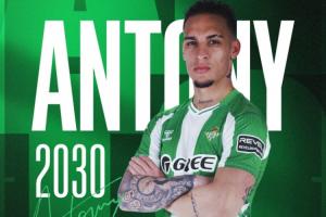 贝蒂斯官推调侃阿森纳：官宣安东尼第一✅阿森纳第二✅