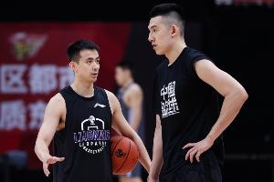 沈阳晚报：辽篮阵容巨变 迎接CBA新挑战