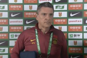 记者：U22国足进攻不太流畅首先是磨合问题，其次是队员状态+战术