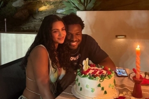 甜蜜的爱情！布朗尼晒为女友庆生合照：祝我的一切生日快乐