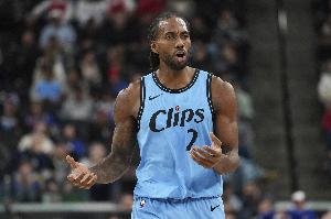 A-史密斯：莱昂纳德是最有休假天赋的球员 他最喜欢不干活拿工资