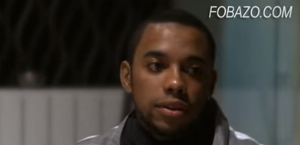 记者：罗比尼奥在狱中担任足球教练，囚犯因能接受他的训练而荣幸