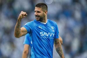 记者：米特洛维奇和新月解约将加盟赖扬，年薪约1000万美元